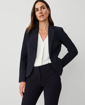 The Notched One Button Blazer in Seasonless Stretch