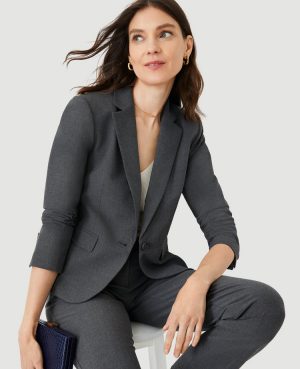 The Petite Notched One Button Blazer in Seasonless Stretch