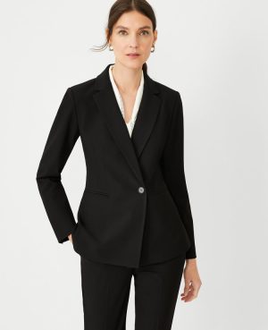 The Petite Fitted Double Breasted Blazer in Bi-Stretch
