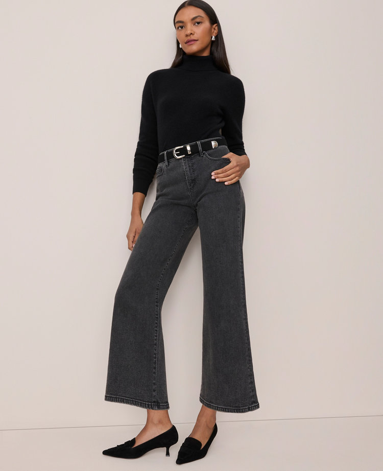 The Petite The Wide-Leg Crop Jean