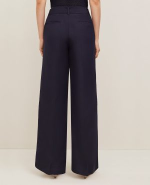 The Petite Belted Wide-Leg Pant in Linen Blend &mdash; Curvy Fit